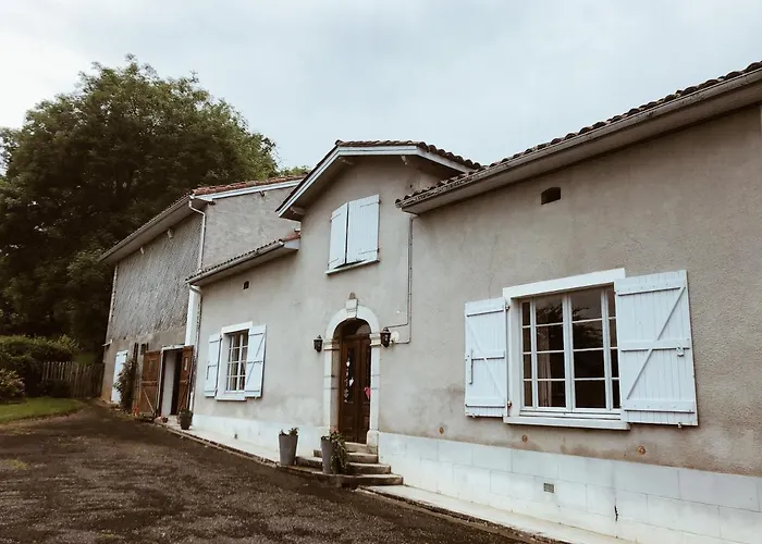 Chez Mamie Jo A La Campagne Bed and Breakfast Ponlat-Taillebourg